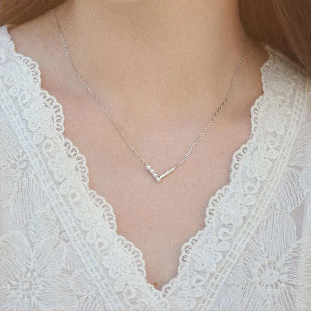 Sterling Silver V-Shape Pearl & Crystal Clavicle Necklace eprolo