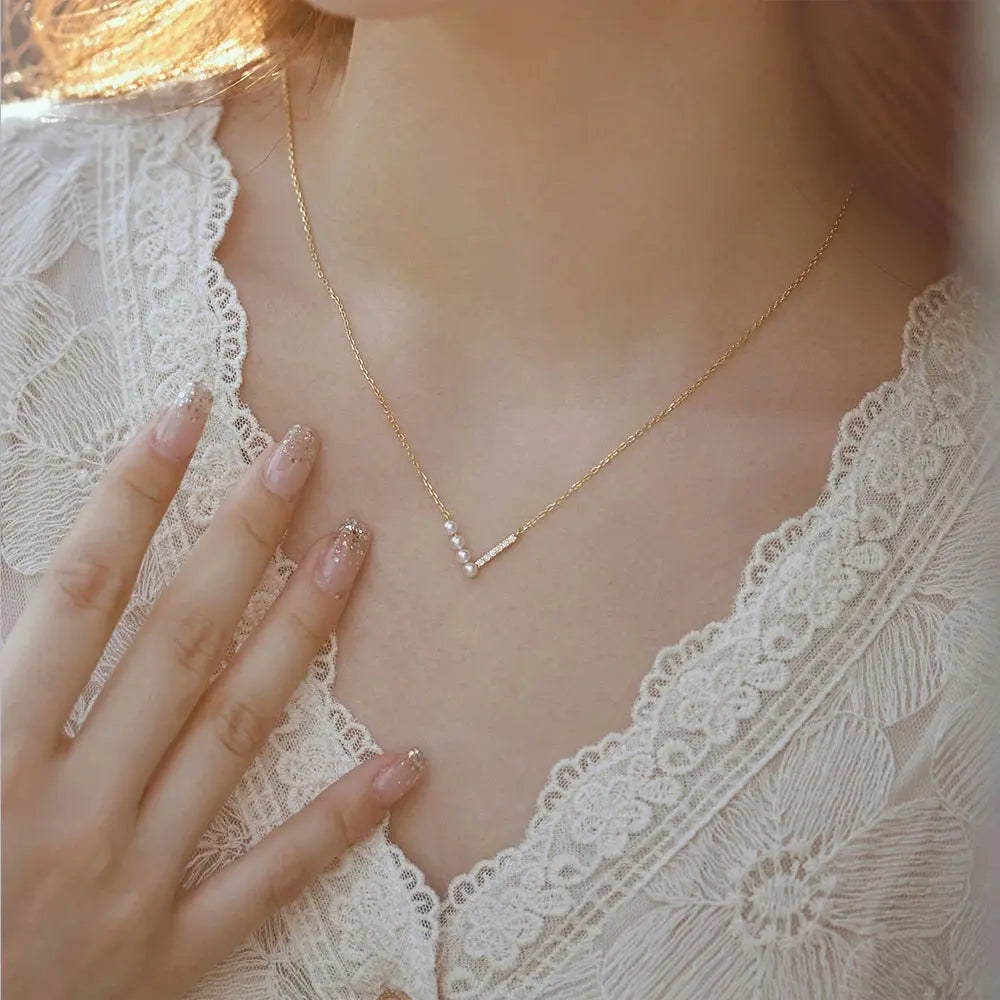 Sterling Silver V-Shape Pearl & Crystal Clavicle Necklace eprolo