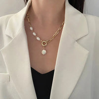 Baroque Pearl Pendant Necklace Pretty in Pearls