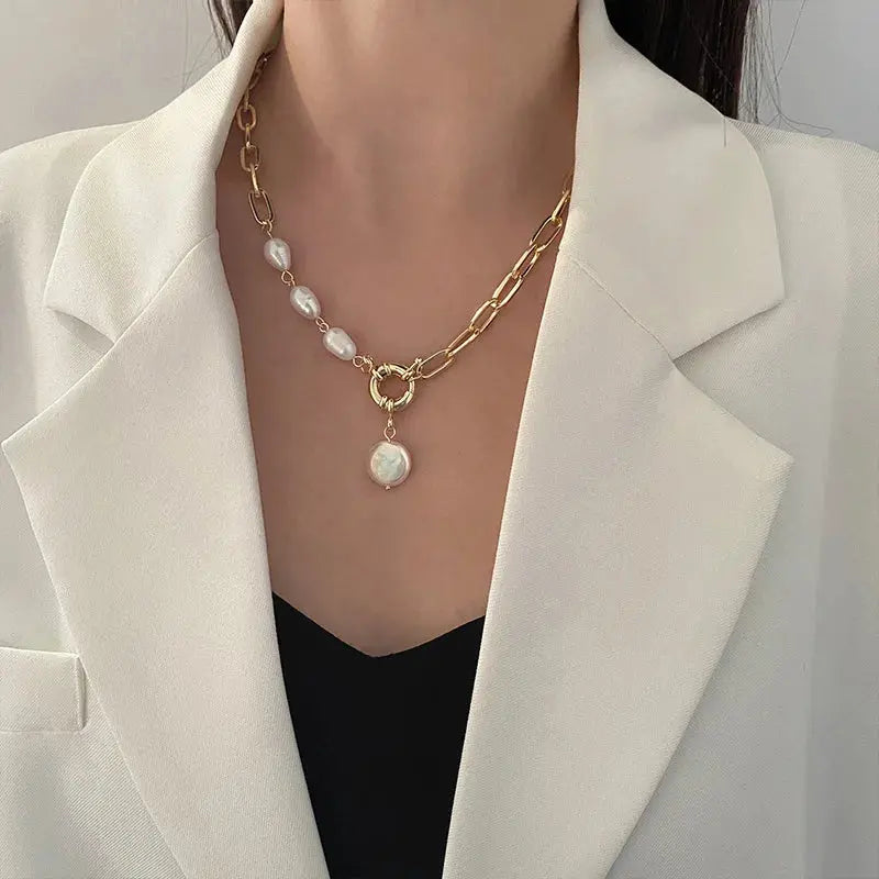 Baroque Pearl Pendant Necklace Pretty in Pearls